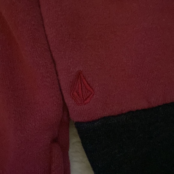 Volcom youth color block sweatshirt. - Picture 3 of 5